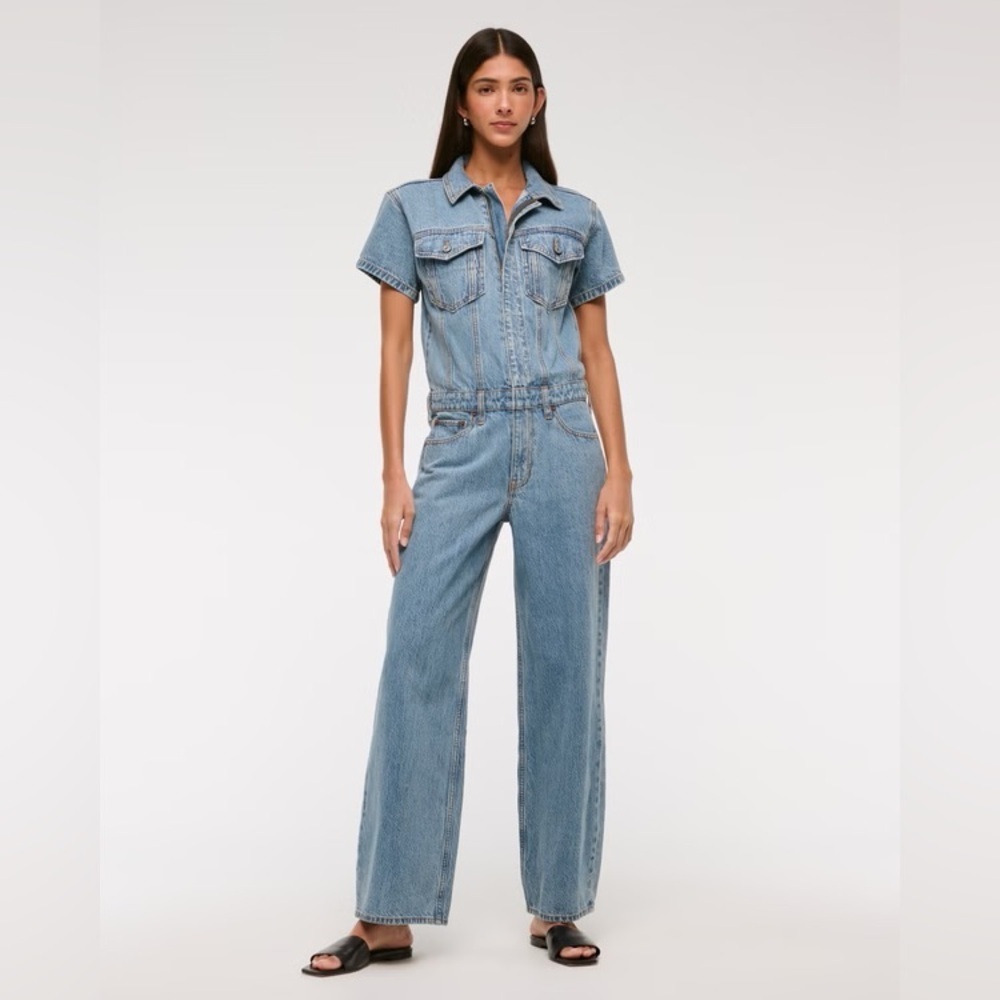 NWT! Abercrombie and Fitch Medium Blue Denim Jumpsuit - Small Tall